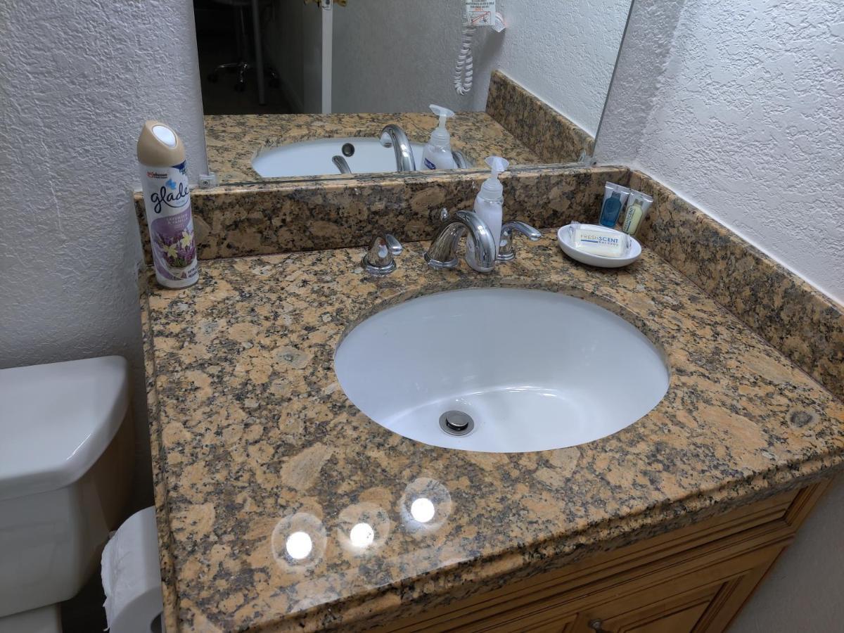 Centauri Vacation Rentals Beautiful 2-Bedroom Condo, Near All Orlando Attractions, Free Parking & Wi-Fi, King Bed, #1 外观 照片